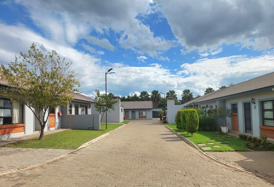 2 Bedroom Property for Sale in Meerhof North West